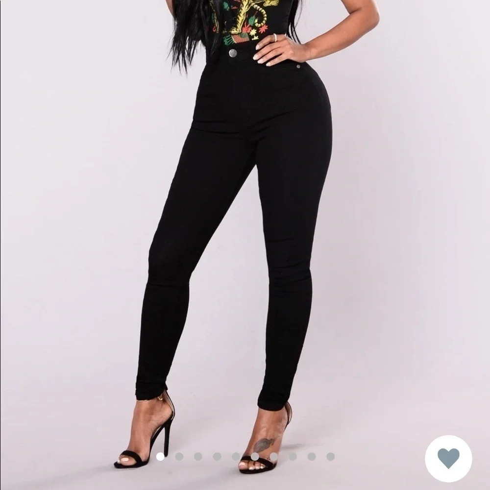 Fashion Nova Coraline High Rise Jeans 👖​​​​​​​​​​